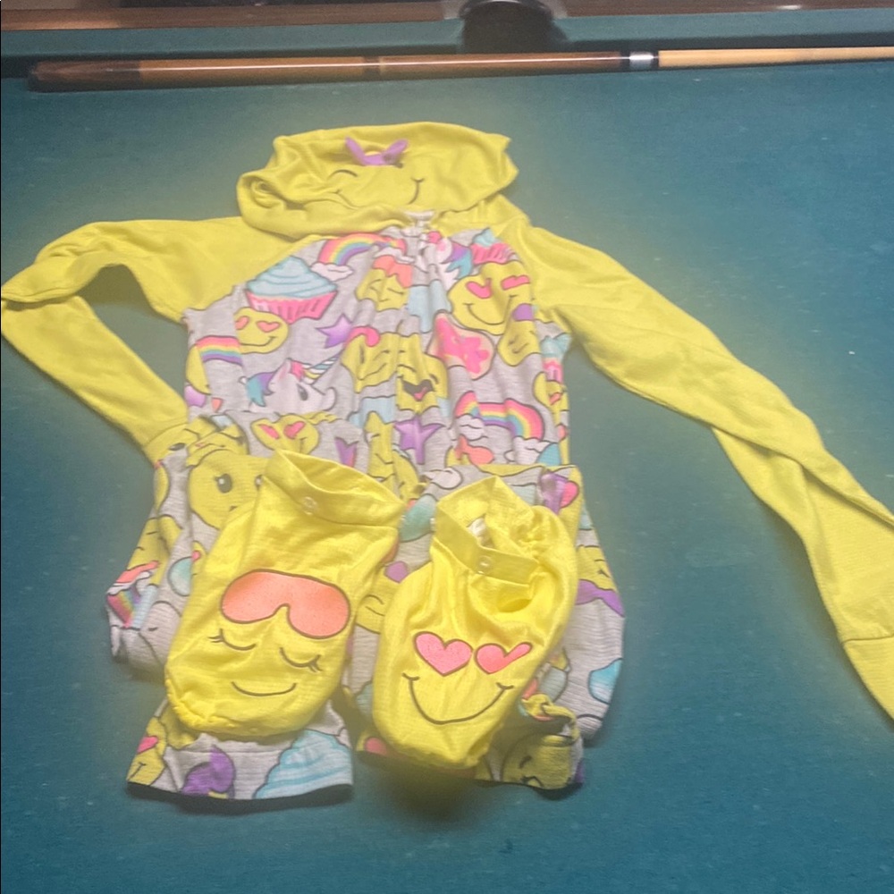 Colorful Emoji Print Pajama Set